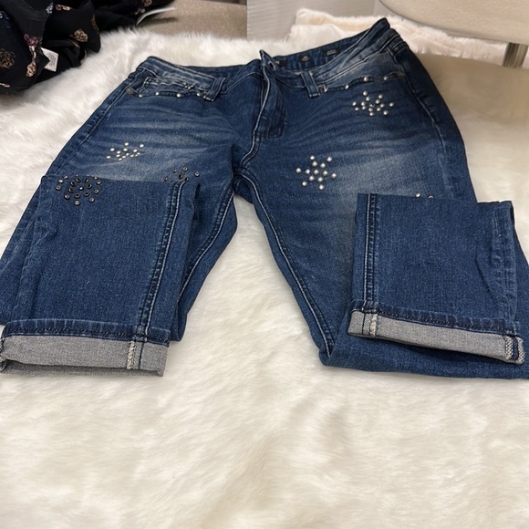 Md. Blue skinny jeans with bling size 28 - Picture 11 of 17